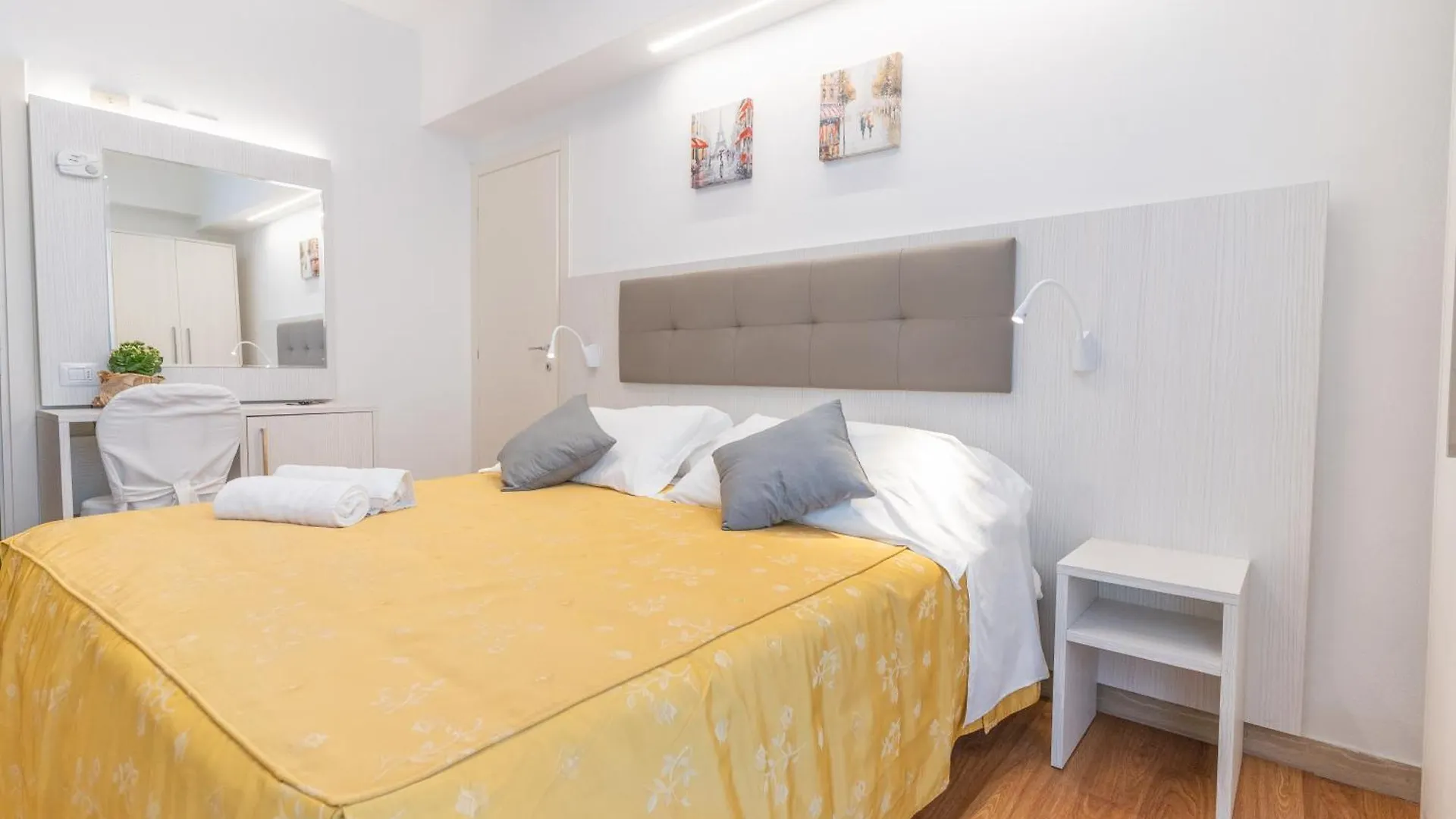 Hotel Dusseldorf Rimini 3*,
